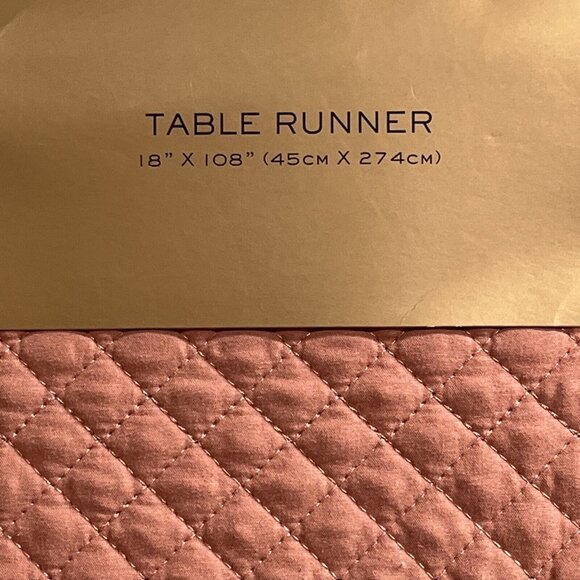 Nicole Miller Table Runner Mauve Mixed Quilted Pattern Scalloped Edging 18x108 - Picture 5 of 10